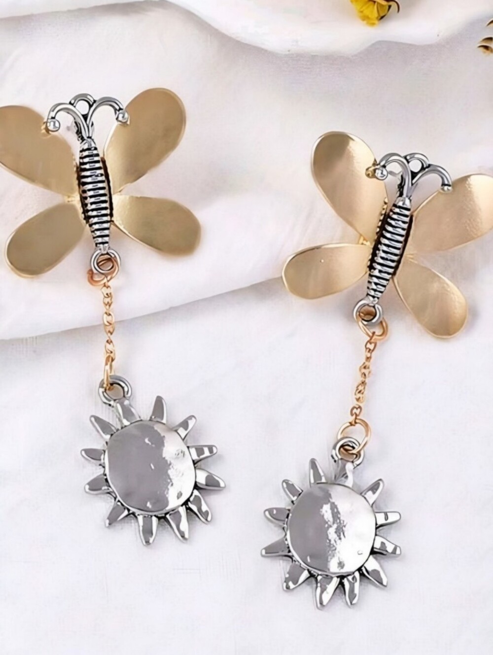 Bee and flower nature earrings; NWOT
